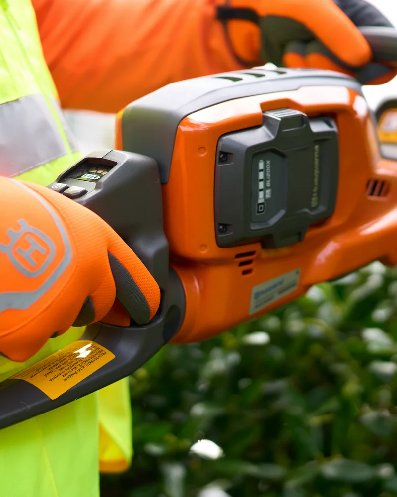 Corta sebes a Bateria HUSQVARNA 522iHD60 - Image 4